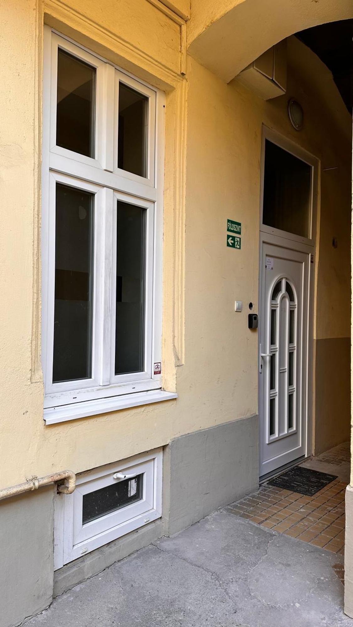 Home, Far Away From Home 2 Budapest Exterior foto